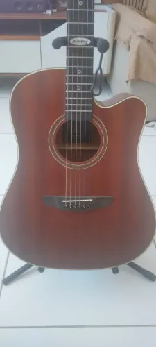 Semi novo regulado e com capa