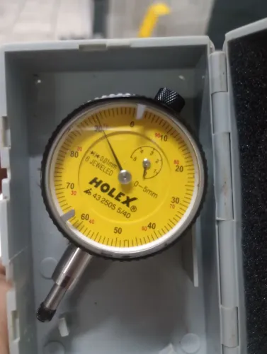 2 Relógios comparador centesimal marca Holex, capacidade 5mm.