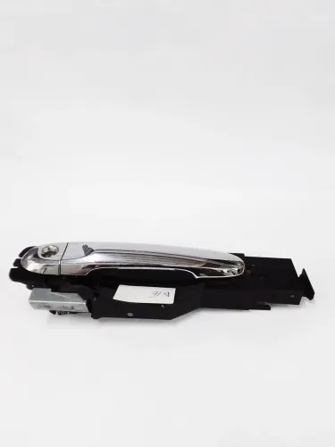 Maçaneta Externa Dianteira Esquerda Nissan Versa 2012/2013 Dianteira