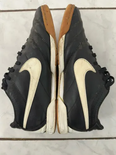 Tênis Nike Tiempo Futsal tamanho 40