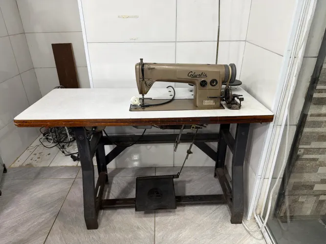 Máquina de costura semi industrial, Reta