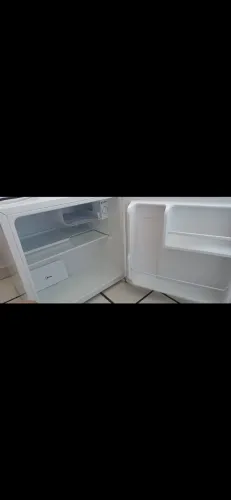 Frigobar 45l - Midea (ainda está na garantia)