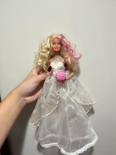 Barbie noiva com o Ken