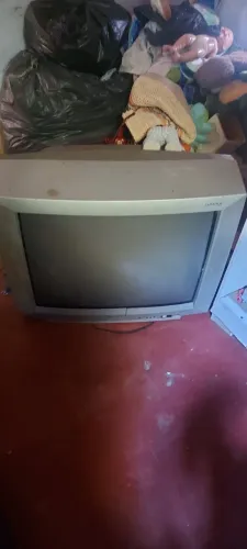 Tv se tudo para retirar peças