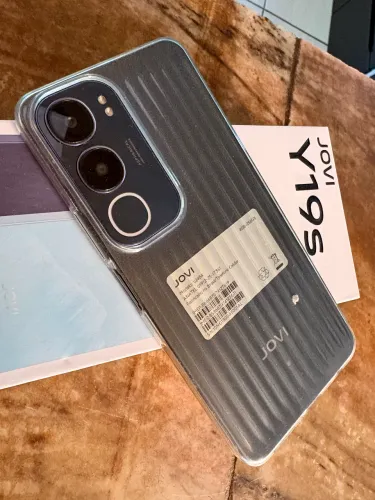 WhatsApp * Vendo celular novo na caixa 750 reias passo cartão com acréscimo 