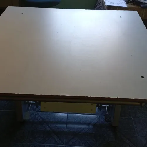 Mesa de Desenho Profissional Archimedes - Estrutura Tubular com Regulagem por Pedais