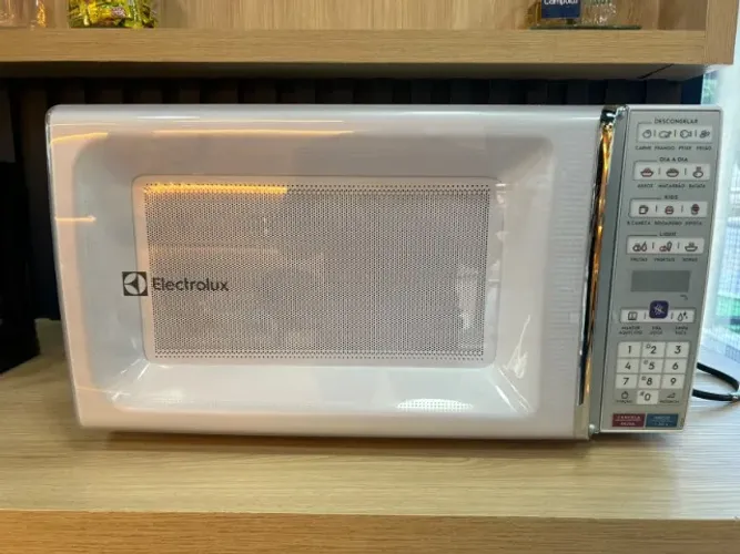 Micro-ondas Electrolux 34L Branco MEO44