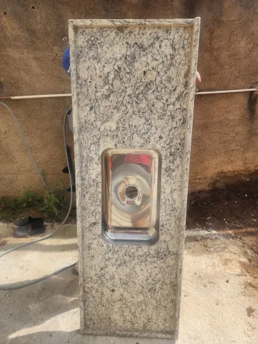 Bancada em Granito com cuba inox
