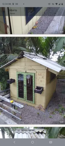 Linda casa de bonecas de madeira 