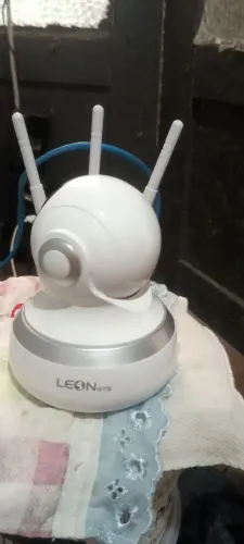 Câmera Leon IP em ótimo estado.