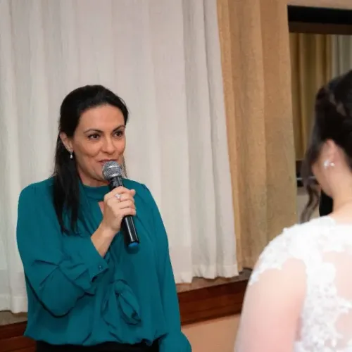 MESTRE DE CERIMÔNIAS/ APRESENTADORA