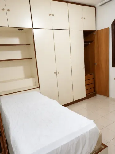 Conjunto de Quarto Solteiro - Guarda-Roupa Planejado + Cama