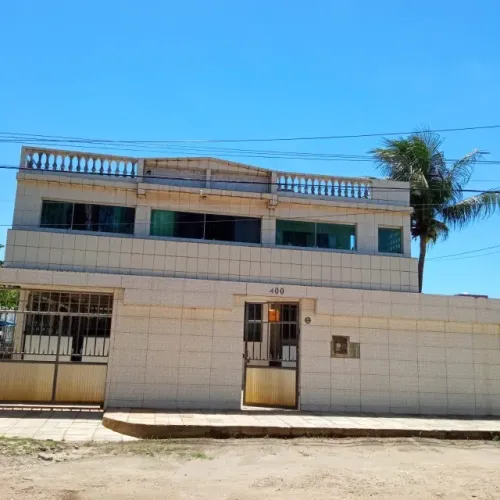 Alugo quarto em casa com piscina