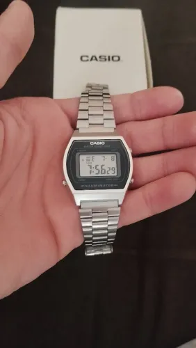 Relógio casio na caixa