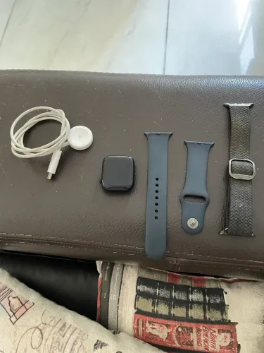 Apple Watch SE 2° Geração em perfeito estado com carregador e 2 pulseiras 