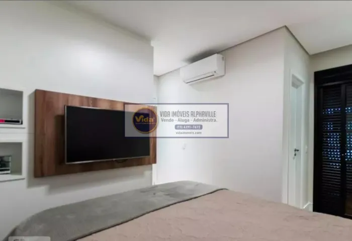 Contando com portaria 24 horas, elevador, academia, piscina.