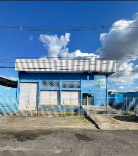Galpão 800 m² com 3 Câmaras Frias e 3 Docas - Flores