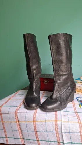 BOTA COURO LEGÍTIMO AREZZO N° 37