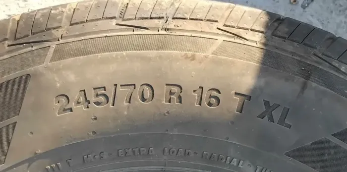 Pneus Continental 245 70 R16