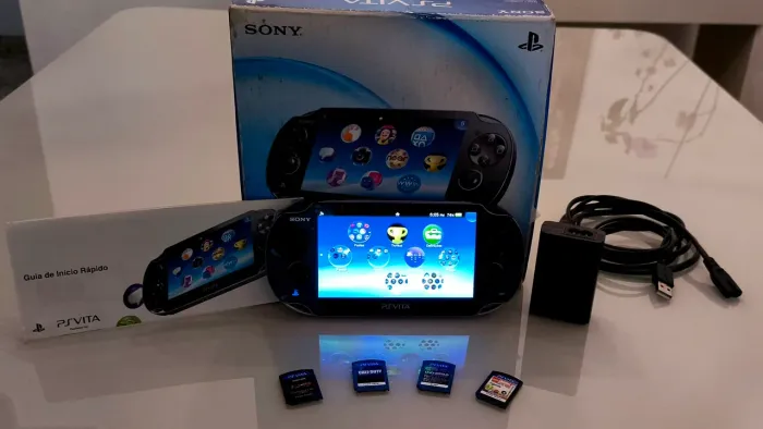 PS Vita OLED Completo na Caixa + 64GB + 4 Jogos Físicos