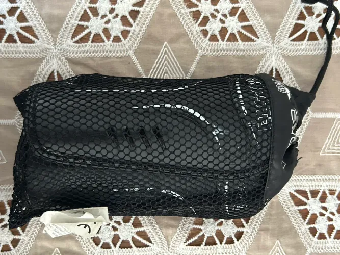 Caneleira para esportes 