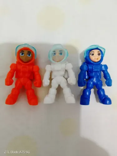 Kinder Joy Ferrero coleção Astronautas importado da Espanha 