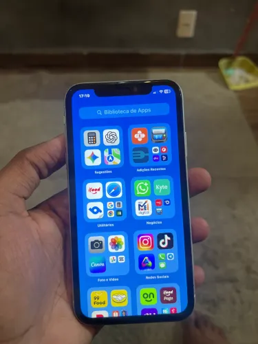 iPhone XR branco 64 GB