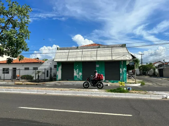 PONTO COMERCIAL NA AVENIDA JOAQUI RIBEIRO