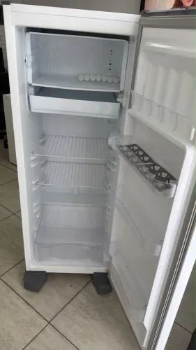 Geladeira Esmaltec