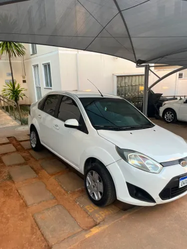Ford Fiesta Sedan SE 1.6 8V Flex 4P 2014