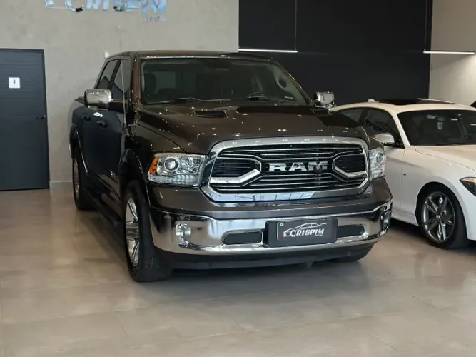 Ram Classic Laramie 5.7 V8 16V Gasolina 4X4 Aut. 2022