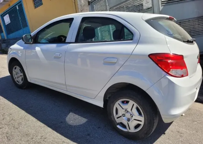 Chevrolet Onix JOY Hatch 1.0 8V Flex Mec. 4P 2017