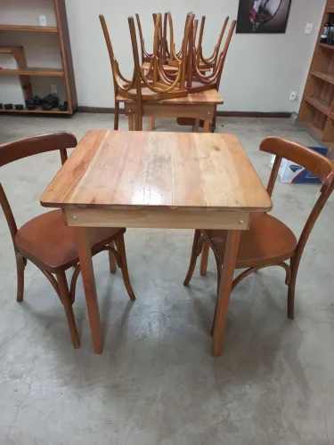 Vendo mesa de madeira para restaurante e lanchonete