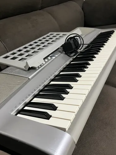 Teclado Yamaha psr 303