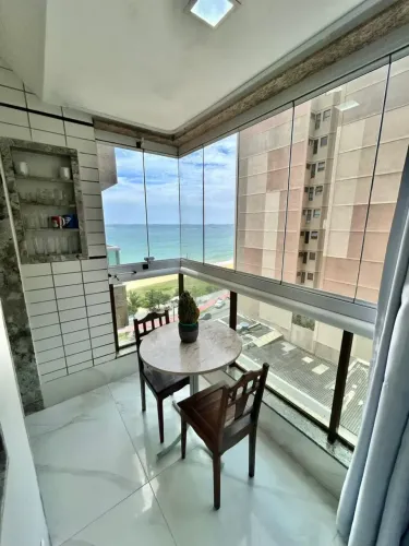 Ap 2 quartos para locação por TEMPORADA aos pés do mar na Praia da Costa!!