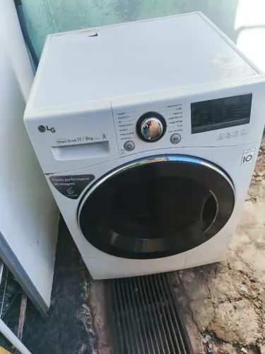 Lava e seca lg usada