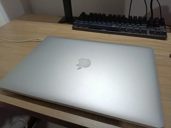Macbook Pro 15" 16gb i7