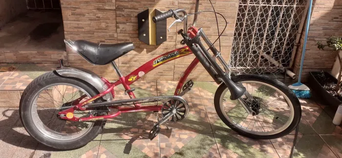 Vendo duas bikes chopper e uma com cestinha