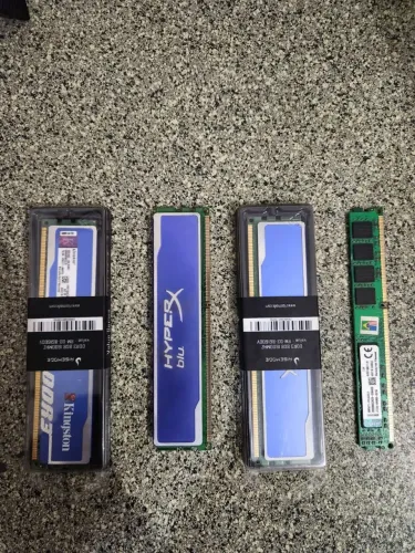 Kit com 4 memória RAM DDR3