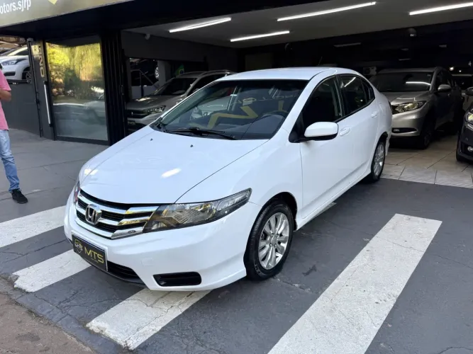 Honda City Sedan LX 1.5 Flex 16V 4P Aut. 2013