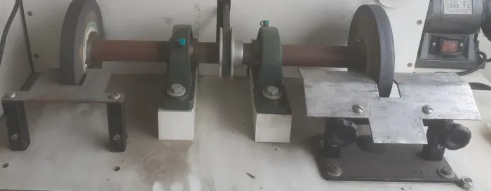 Máquina De Afiar Alicate De Cutícula Com Rampa Articulada