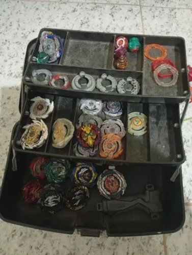 Lote de Beyblade burst