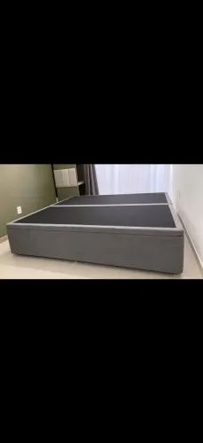 Cama King Size com Baú e Sistema de Elevação - R$ 850
