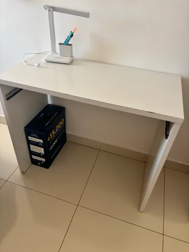 Kit escrivaninha de estudos mais criado mudo