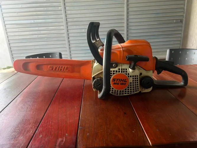 Moto serra stihl 180 cavalos ,VALOR:1300,00