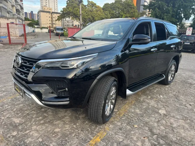 Toyota Hilux SW4 SRX 4X4 2.8 TDI 16V Dies. Aut. 2024