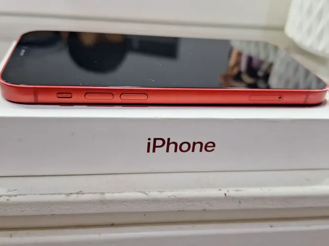 Iphone 12 vermelho Excelente muito novo !