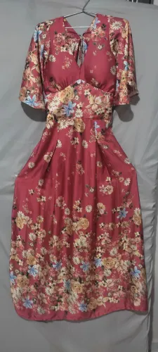 Vestido vinho florido