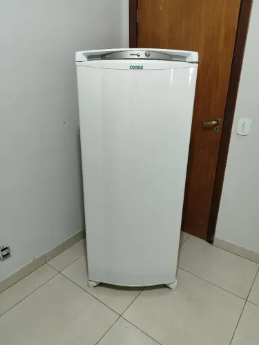 Freezer Consul vertical 231 litros 6 gavetas