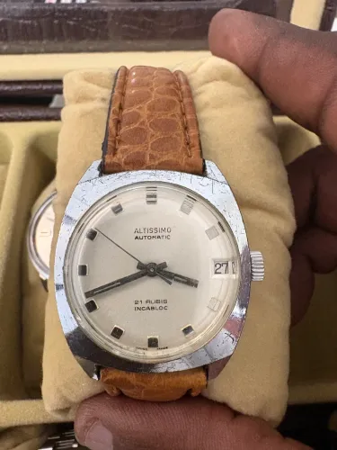 Relógio vintage altíssimo revisado 